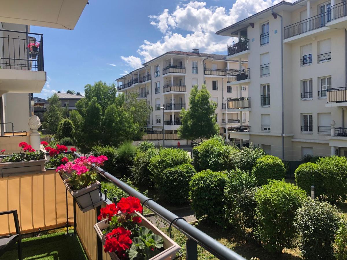 Beautiful Apartment Near Geneva Saint-Julien-en-Genevois Eksteriør billede