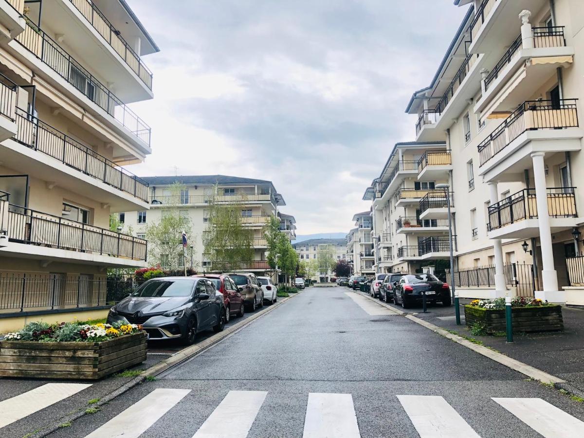 Beautiful Apartment Near Geneva Saint-Julien-en-Genevois Eksteriør billede