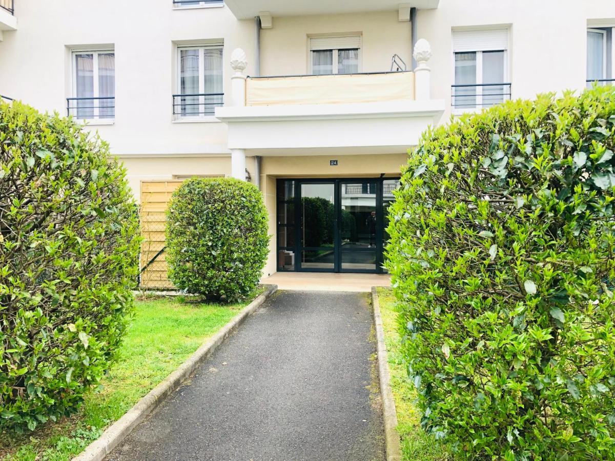 Beautiful Apartment Near Geneva Saint-Julien-en-Genevois Eksteriør billede